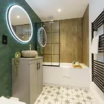Euphorbia - 1 Bedroom Luxury By Mint アパート *