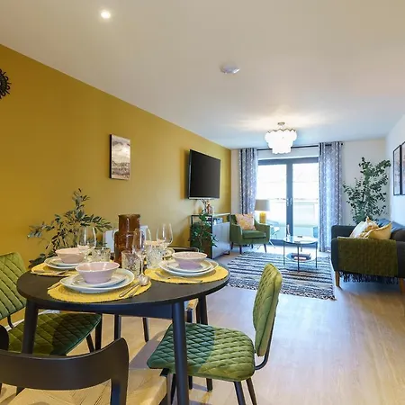 Euphorbia - 1 Bedroom Luxury By Mint * ブリストル