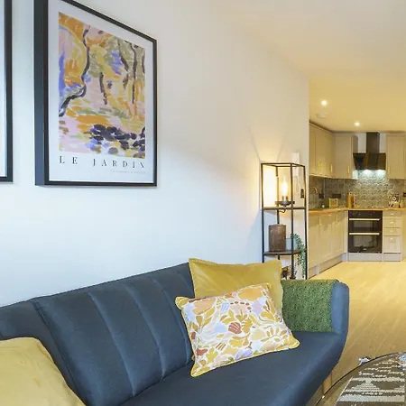 Euphorbia - 1 Bedroom Luxury By Mint *